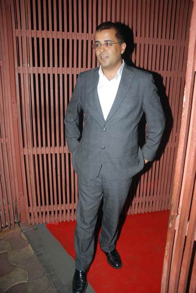 'डर्टी पिक्‍चर' की धूम, जश्‍न में डूबे सितारे | बोल्‍ड होती विद्या