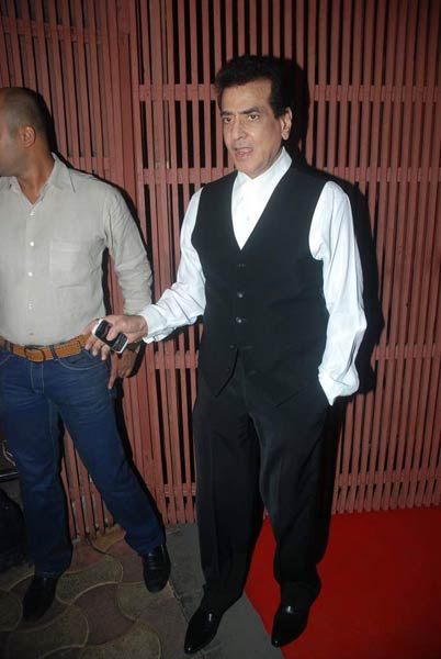 'डर्टी पिक्‍चर' की धूम, जश्‍न में डूबे सितारे | बोल्‍ड होती विद्या