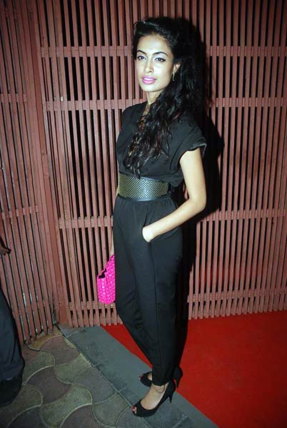 'डर्टी पिक्‍चर' की धूम, जश्‍न में डूबे सितारे | बोल्‍ड होती विद्या