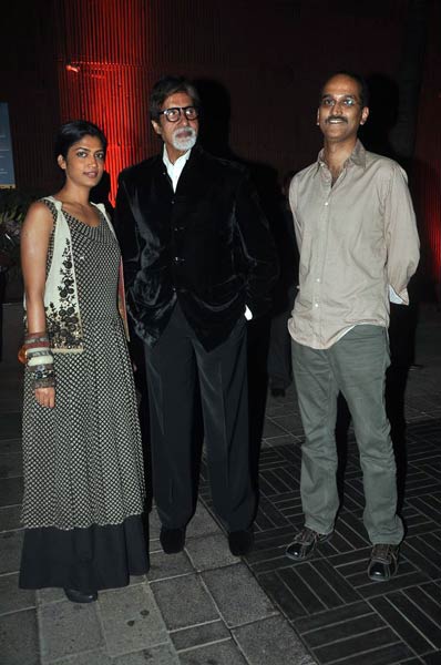 'डर्टी पिक्‍चर' की धूम, जश्‍न में डूबे सितारे | बोल्‍ड होती विद्या