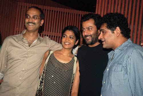 'डर्टी पिक्‍चर' की धूम, जश्‍न में डूबे सितारे | बोल्‍ड होती विद्या