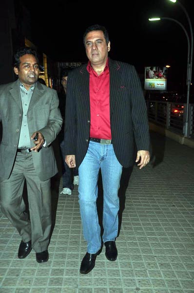 'डॉन-2' की स्‍क्रीनिंग में जुटे दिग्‍गज... | शाहरुख पर विशेष