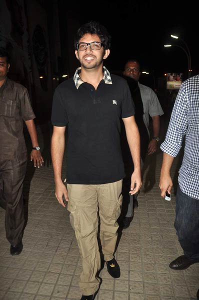 'डॉन-2' की स्‍क्रीनिंग में जुटे दिग्‍गज... | शाहरुख पर विशेष