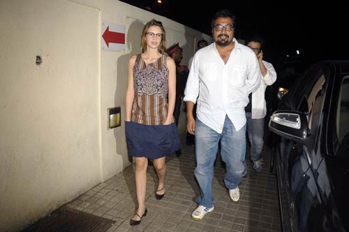 'डॉन-2' की स्‍क्रीनिंग में जुटे दिग्‍गज... | शाहरुख पर विशेष