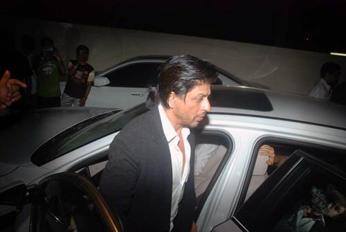 'डॉन-2' की स्‍क्रीनिंग में जुटे दिग्‍गज... | शाहरुख पर विशेष