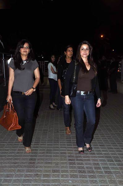 'डॉन-2' की स्‍क्रीनिंग में जुटे दिग्‍गज... | शाहरुख पर विशेष