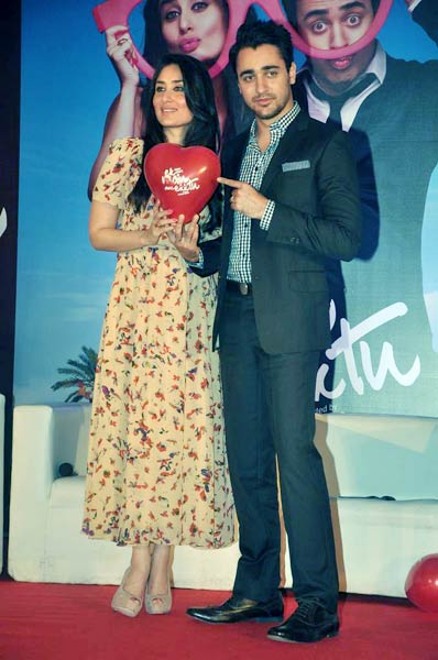 फिल्‍म 'एक मैं और एक तू' का प्रोमो लॉन्‍च | हसीनों के जलवे