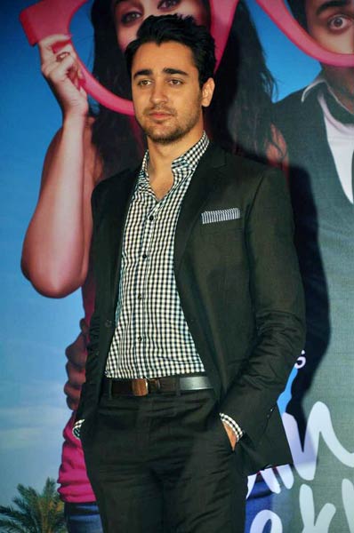 फिल्‍म 'एक मैं और एक तू' का प्रोमो लॉन्‍च | हसीनों के जलवे