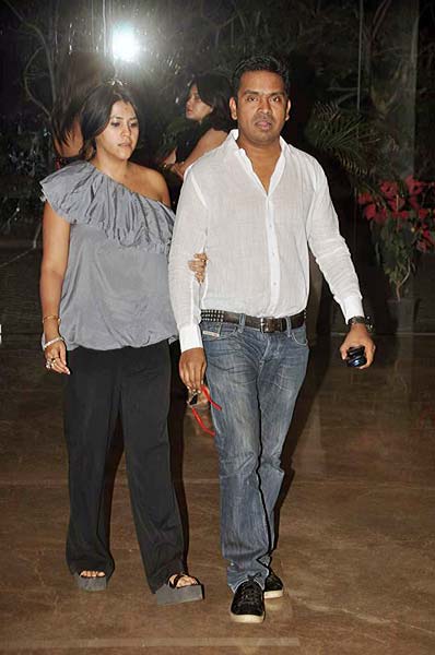 फराह खान की हाऊस वार्मिंग पार्टी में सितारे | बोल्‍ड होती बालाएं