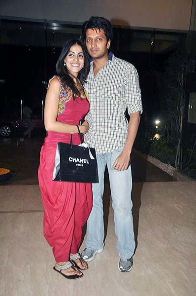 फराह खान की हाऊस वार्मिंग पार्टी में सितारे | बोल्‍ड होती बालाएं