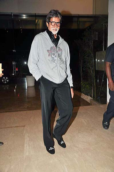 फराह खान की हाऊस वार्मिंग पार्टी में सितारे | बोल्‍ड होती बालाएं