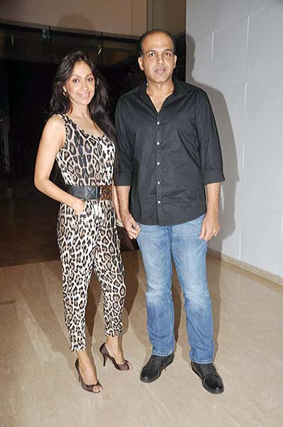 फराह खान की हाऊस वार्मिंग पार्टी में सितारे | बोल्‍ड होती बालाएं