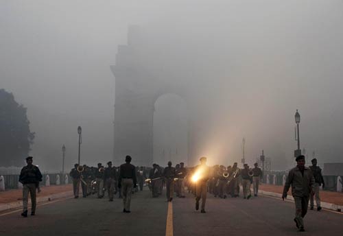 20 दिसंबर 2011: तस्वीरों में देखें दिनभर की बड़ी खबरें | पढ़ें