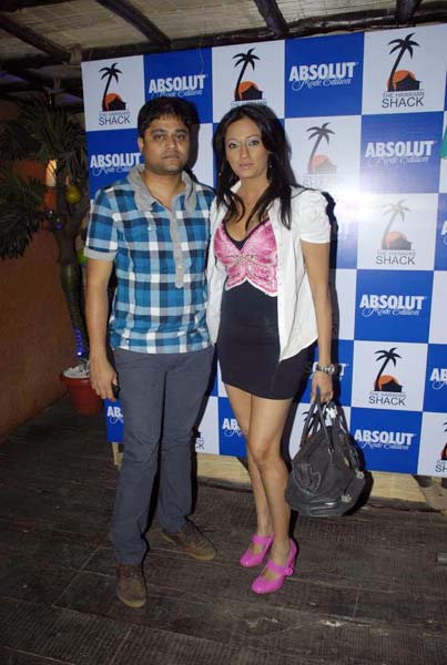 हवाईयां की ओपनिंग में पहुंचे सितारे |   जो दीवाना बना दे...