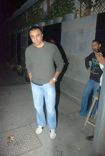 जैकी भगनानी के बर्थडे पर जुटे सितारे