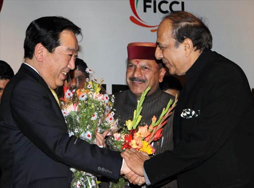 27 दिसंबर 2011: तस्वीरों में देखें दिनभर की बड़ी खबरें | पढ़ें