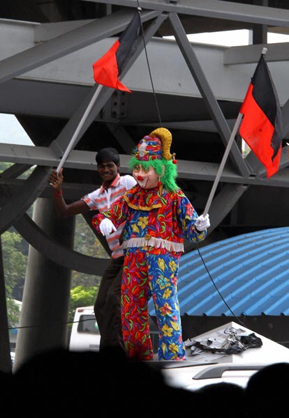 3 दिसंबर 2011: तस्‍वीरों में देखें दिनभर की बड़ी खबरें | पढ़ें