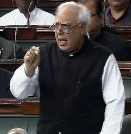 27 दिसंबर 2011: तस्वीरों में देखें दिनभर की बड़ी खबरें | पढ़ें