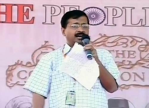 27 दिसंबर 2011: तस्वीरों में देखें दिनभर की बड़ी खबरें | पढ़ें