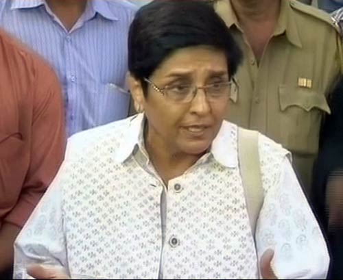 27 दिसंबर 2011: तस्वीरों में देखें दिनभर की बड़ी खबरें | पढ़ें