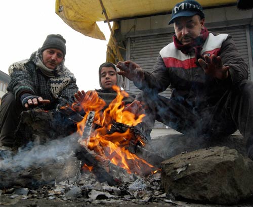 19 दिसंबर 2011: तस्वीरों में देखें दिनभर की बड़ी खबरें | पढ़ें