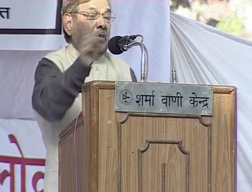 फोटो: देखें अन्ना के अनशन में किसने क्या कहा...