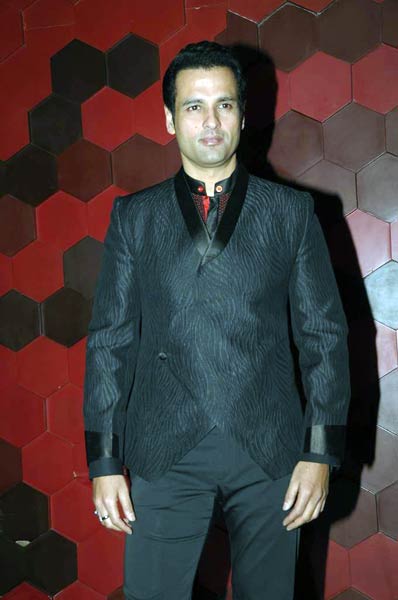 मधुरिमा निगम ने लॉन्‍च किया मैन्‍सवेयर | रैंप पर सितारे