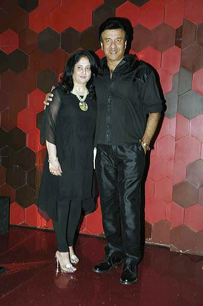 मधुरिमा निगम ने लॉन्‍च किया मैन्‍सवेयर | रैंप पर सितारे