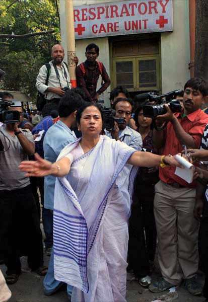 09 दिसंबर 2011: तस्वीरों में देखें दिनभर की बड़ी खबरें | पढ़ें