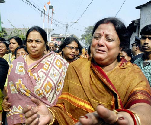 17 दिसंबर 2011: तस्वीरों में देखें दिनभर की बड़ी खबरें | पढ़ें