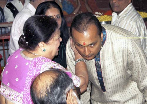 अंबानी बंधुओं के बीच सिमट रही हैं दूरियां