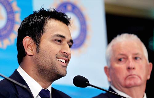 12 दिसंबर 2011: तस्वीरों में देखें दिनभर की बड़ी खबरें | पढ़ें