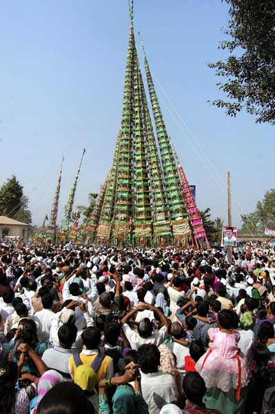 06 दिसंबर 2011: तस्वीरों में देखें दिनभर की बड़ी खबरें | पढ़ें