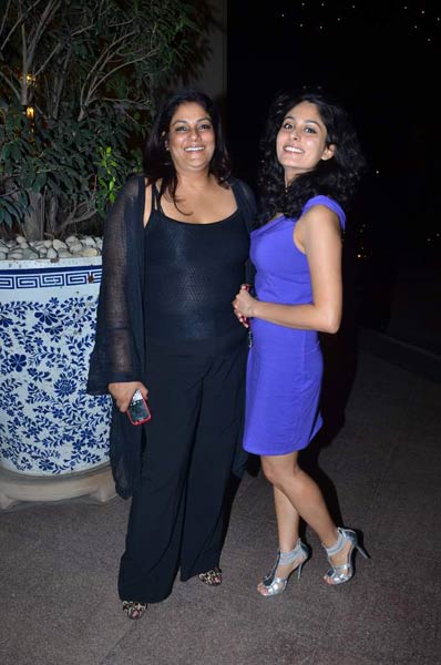 मोस्ट स्टाइलिश हसीनाओं की परेड | बोल्‍ड होती बालाएं