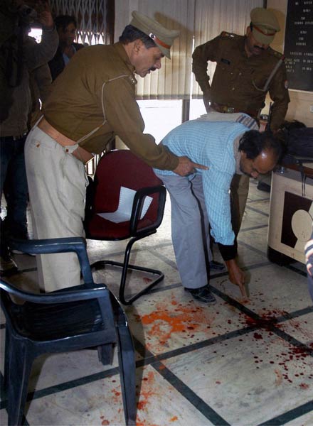 21 दिसंबर 2011: तस्वीरों में देखें दिनभर की बड़ी खबरें | पढ़ें