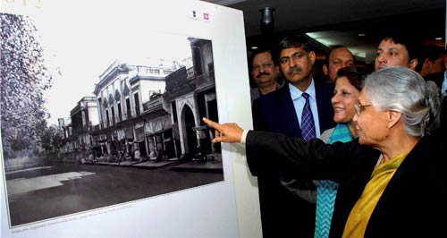 21 दिसंबर 2011: तस्वीरों में देखें दिनभर की बड़ी खबरें | पढ़ें