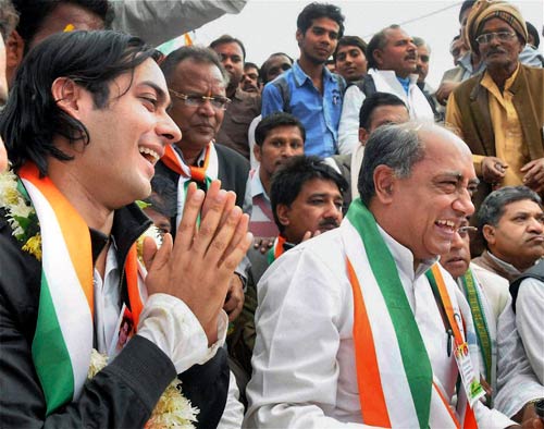 21 दिसंबर 2011: तस्वीरों में देखें दिनभर की बड़ी खबरें | पढ़ें