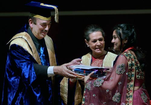 21 दिसंबर 2011: तस्वीरों में देखें दिनभर की बड़ी खबरें | पढ़ें