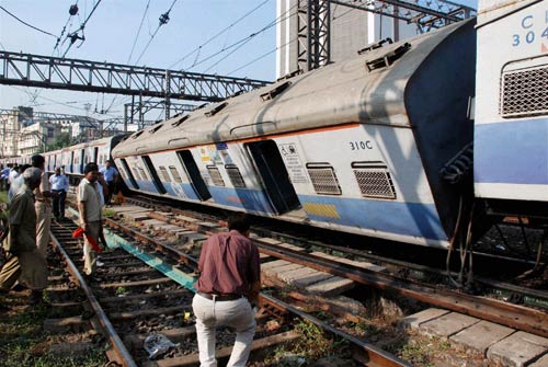 21 दिसंबर 2011: तस्वीरों में देखें दिनभर की बड़ी खबरें | पढ़ें