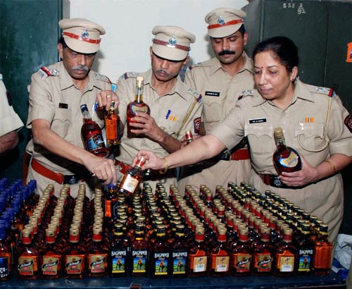 22 दिसंबर 2011: तस्वीरों में देखें दिनभर की बड़ी खबरें | पढ़ें