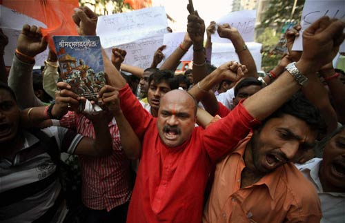 21 दिसंबर 2011: तस्वीरों में देखें दिनभर की बड़ी खबरें | पढ़ें