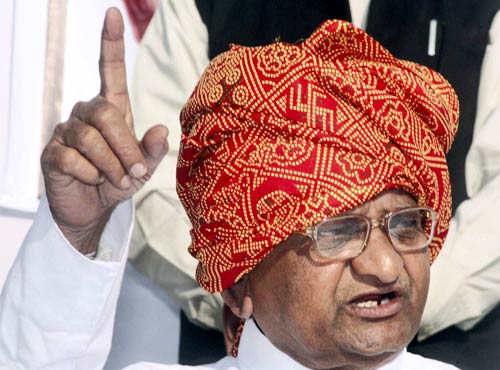 16 दिसंबर 2011: तस्वीरों में देखें दिनभर की बड़ी खबरें | पढ़ें