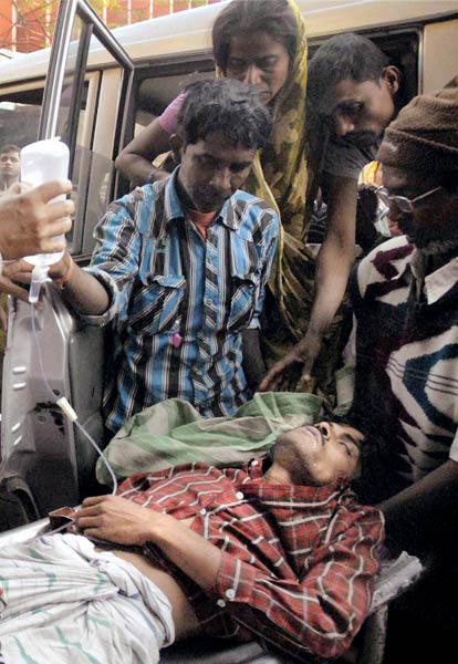 16 दिसंबर 2011: तस्वीरों में देखें दिनभर की बड़ी खबरें | पढ़ें