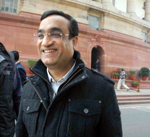 16 दिसंबर 2011: तस्वीरों में देखें दिनभर की बड़ी खबरें | पढ़ें