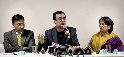 26 दिसंबर 2011: तस्वीरों में देखें दिनभर की बड़ी खबरें | पढ़ें