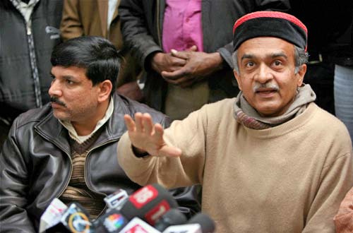 26 दिसंबर 2011: तस्वीरों में देखें दिनभर की बड़ी खबरें | पढ़ें