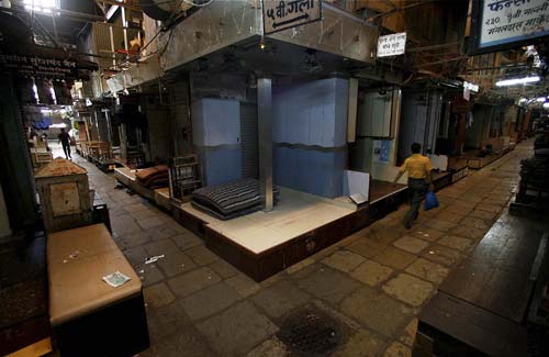 01 दिसंबर 2011: तस्‍वीरों में देखें दिनभर की बड़ी खबरें | पढ़ें