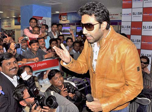 26 दिसंबर 2011: तस्वीरों में देखें दिनभर की बड़ी खबरें | पढ़ें