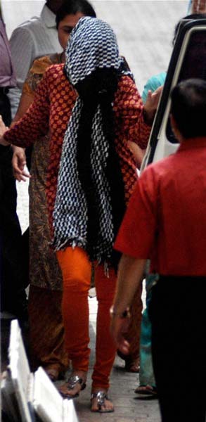 01 दिसंबर 2011: तस्‍वीरों में देखें दिनभर की बड़ी खबरें | पढ़ें