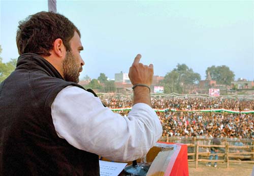 26 दिसंबर 2011: तस्वीरों में देखें दिनभर की बड़ी खबरें | पढ़ें